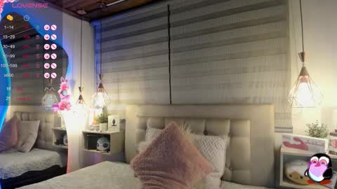 Snapshot of cristal__hot_1 chatting on November 2, 4:04 am Cristal online show from November 2, 4:04 am