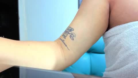 Snapshot of cristal_hot07 chatting on November 9, 12:20 am Cristal online show from November 9, 12:20 am