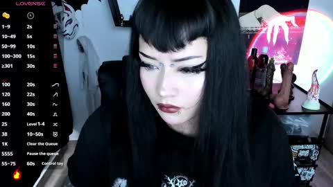 Snapshot of cristal_kosh chatting on September 15, 7:25 pm Cris online show from September 15, 7:25 pm