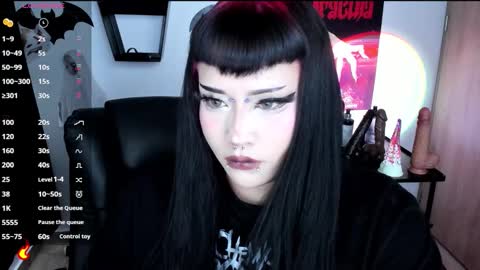 Cris online show from November 12, 6:30 pm