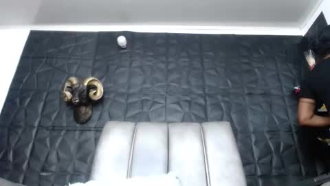 Hanna  online show from April 9, 10:53 am