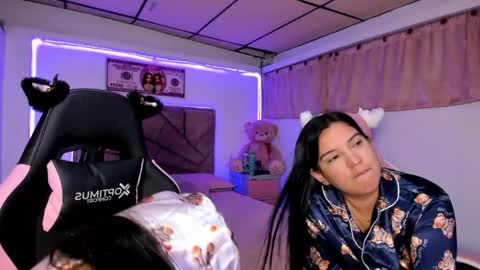 cristal_smith20 online show from April 1, 12:11 am