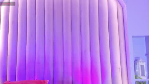 Nicole  Connection time 220pm-910pmCol online show from February 17, 7:31 pm