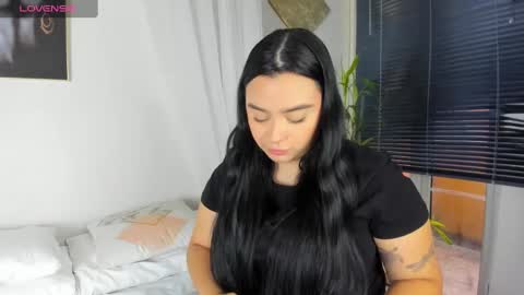 Snapshot of cristalcutte_ chatting on December 21, 12:16 pm Cristal Cute online show from December 21, 12:16 pm