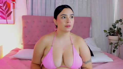 Snapshot of cristalcutte_ chatting on December 30, 12:52 pm Cristal Cute online show from December 30, 12:52 pm