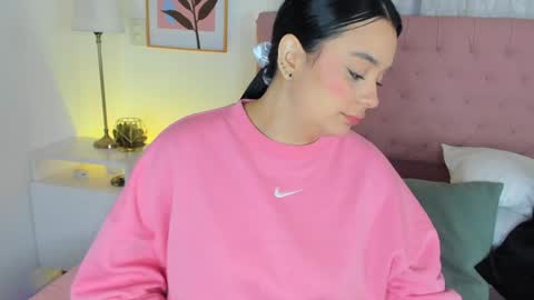 Snapshot of cristalcutte_ chatting on January 18, 12:04 pm Cristal Cute online show from January 18, 12:04 pm