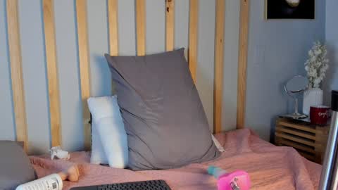 Snapshot of cristalcutte_ chatting on February 7, 3:19 pm Cristal Cute online show from February 7, 3:19 pm