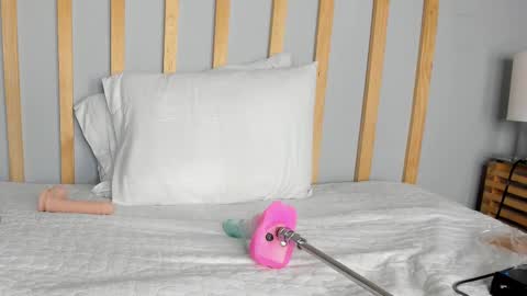 Snapshot of cristalcutte_ chatting on March 7, 3:28 pm Cristal Cute online show from March 7, 3:28 pm