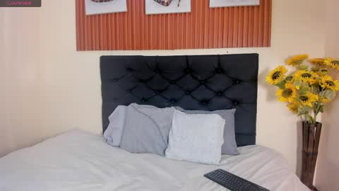 cristale69 online show from April 8, 6:52 pm