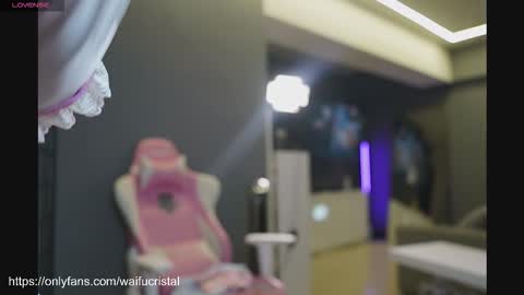 Snapshot of cristalhill chatting on November 2, 11:29 pm Laura online show from November 2, 11:29 pm