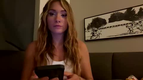 Snapshot of cristasworldxoxo chatting on September 15, 1:16 am Crista online show from September 15, 1:16 am