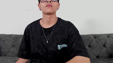 Snapshot of cristian_suarezz_ chatting on October 8, 9:45 pm cristian_suarezz_ online show from October 8, 9:45 pm