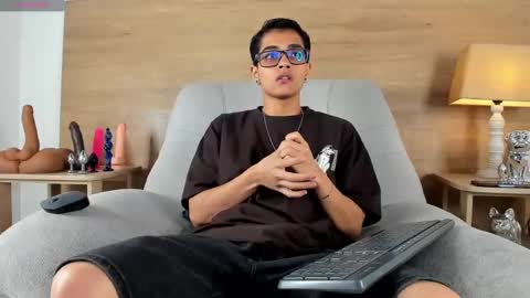 Snapshot of cristian_suarezz_ chatting on October 9, 9:46 pm cristian_suarezz_ online show from October 9, 9:46 pm