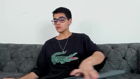 Snapshot of cristian_suarezz_ chatting on October 11, 8:40 pm cristian_suarezz_ online show from October 11, 8:40 pm