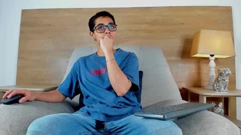 Snapshot of cristian_suarezz_ chatting on October 12, 8:30 pm cristian_suarezz_ online show from October 12, 8:30 pm