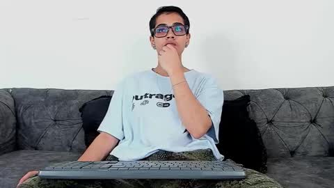Snapshot of cristian_suarezz_ chatting on October 14, 8:53 pm cristian_suarezz_ online show from October 14, 8:53 pm
