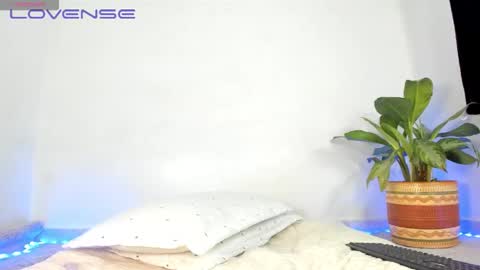 Snapshot of cristina_fernando chatting on September 15, 8:09 pm soycriss online show from September 15, 8:09 pm