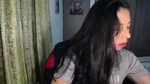 Snapshot of cristina_ford chatting on September 22, 2:13 am Cristina online show from September 22, 2:13 am