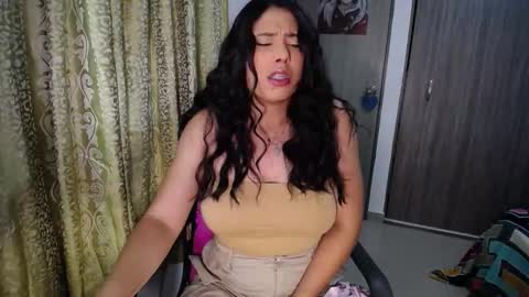 Snapshot of cristina_ford chatting on October 13, 2:33 am Cristina online show from October 13, 2:33 am