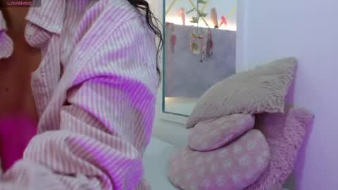 Snapshot of cristinnray chatting on October 7, 1:03 am Cristin online show from October 7, 1:03 am