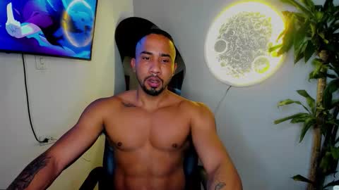 Snapshot of cristobal12cock chatting on December 17, 12:11 pm Cristian online show from December 17, 12:11 pm