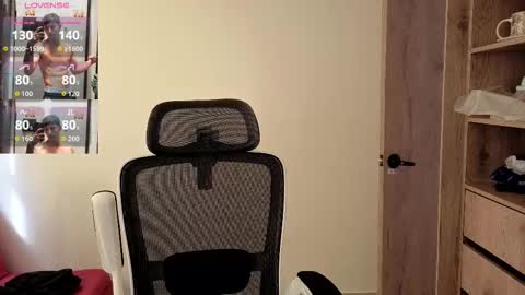 cristopher23  online show from October 14, 1:56 pm