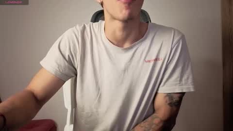 cristopher23  online show from December 16, 9:25 am