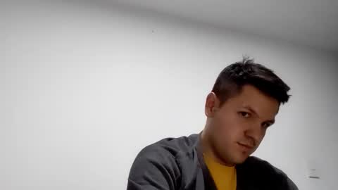 cristopher3042 online show from February 12, 4:54 am