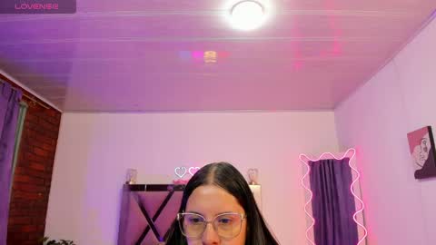 cristy_tay online show from May 1, 11:37 am