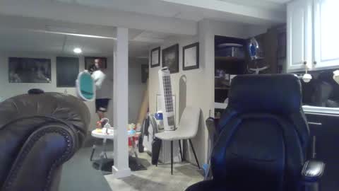 Snapshot of crm400 chatting on September 27, 12:48 am billybasement online show from September 27, 12:48 am