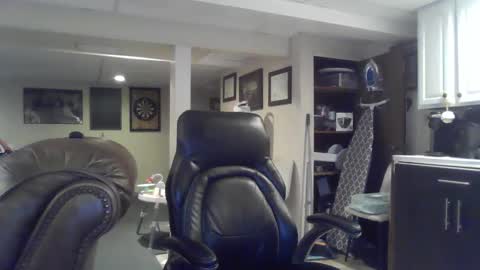 Snapshot of crm400 chatting on October 1, 12:49 am billybasement online show from October 1, 12:49 am