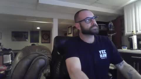 Snapshot of crm400 chatting on October 31, 2:45 am billybasement online show from October 31, 2:45 am