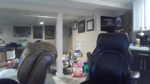 Snapshot of crm400 chatting on November 7, 1:16 am billybasement online show from November 7, 1:16 am