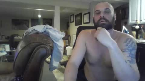 Snapshot of crm400 chatting on November 30, 2:15 am billybasement online show from November 30, 2:15 am