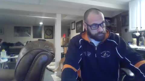 Snapshot of crm400 chatting on December 3, 2:08 am billybasement online show from December 3, 2:08 am