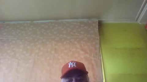 crmperez online show from December 1, 7:58 pm