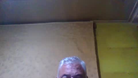 crmperez online show from December 25, 4:01 am