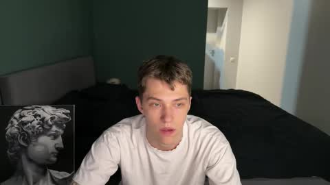 cronck52 online show from December 16, 10:26 pm