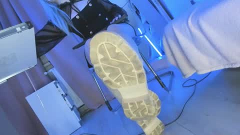 Cruel Siren online show from September 21, 7:48 pm