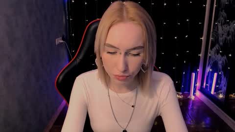 Snapshot of crybambi chatting on February 10, 6:28 am crybambi online show from February 10, 6:28 am