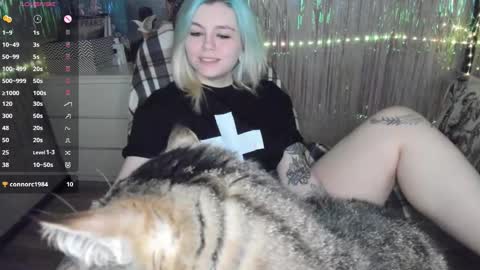 Snapshot of cryptobjgirlv2 chatting on November 9, 5:22 pm Lilith online show from November 9, 5:22 pm