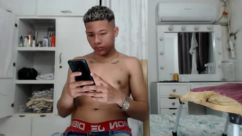 crys_22 online show from November 9, 4:22 am