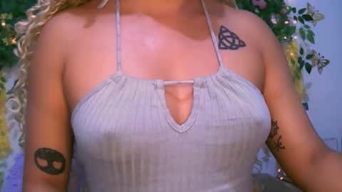 crysrus online show from December 1, 12:04 am