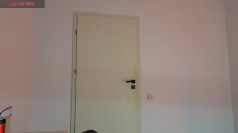 Snapshot of crystal_angel1 chatting on October 8, 8:06 pm Crys online show from October 8, 8:06 pm