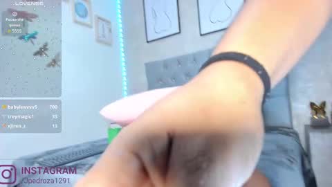 Snapshot of crystal_beennz chatting on February 23, 8:06 am online show from February 23, 8:06 am