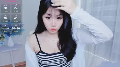 Snapshot of crystal_lea chatting on October 13, 1:27 am crystal_lea online show from October 13, 1:27 am