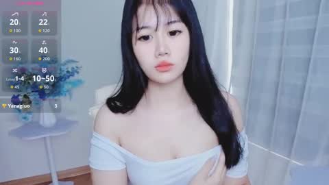 Snapshot of crystal_lea chatting on October 15, 1:28 am crystal_lea online show from October 15, 1:28 am
