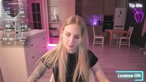 Snapshot of crystal_maiden0 chatting on February 4, 5:10 am crystal maiden0 online show from February 4, 5:10 am