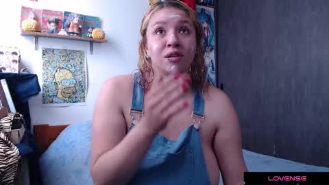 Snapshot of crystal_shadow chatting on November 30, 2:10 pm Crystal shadow online show from November 30, 2:10 pm