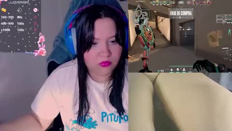 Snapshot of crystal_velvet01 chatting on December 3, 4:36 am crystal online show from December 3, 4:36 am